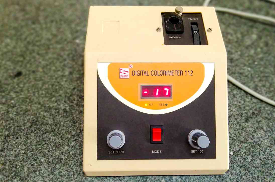 31 / 51 , Digital Colorimeter
