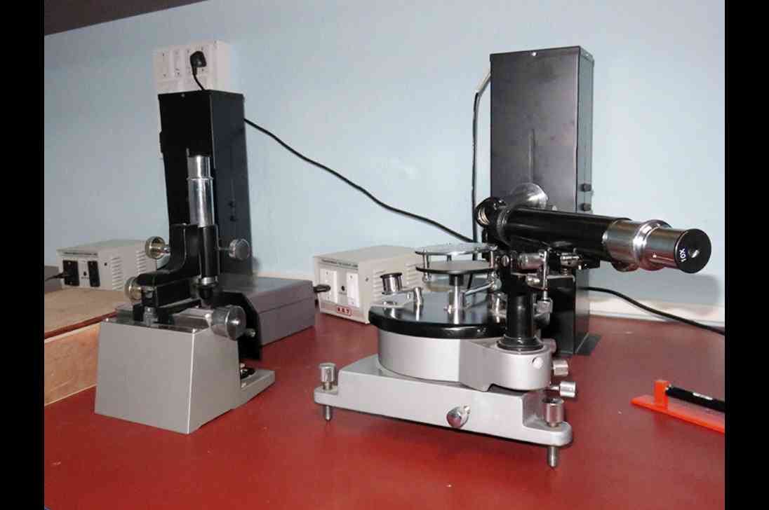 46 / 51 , Sodium Light Source and Spectrometer