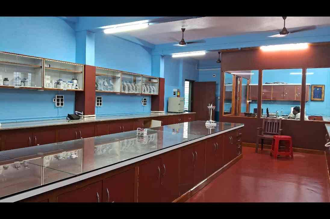 38 / 38 , General microbiology lab